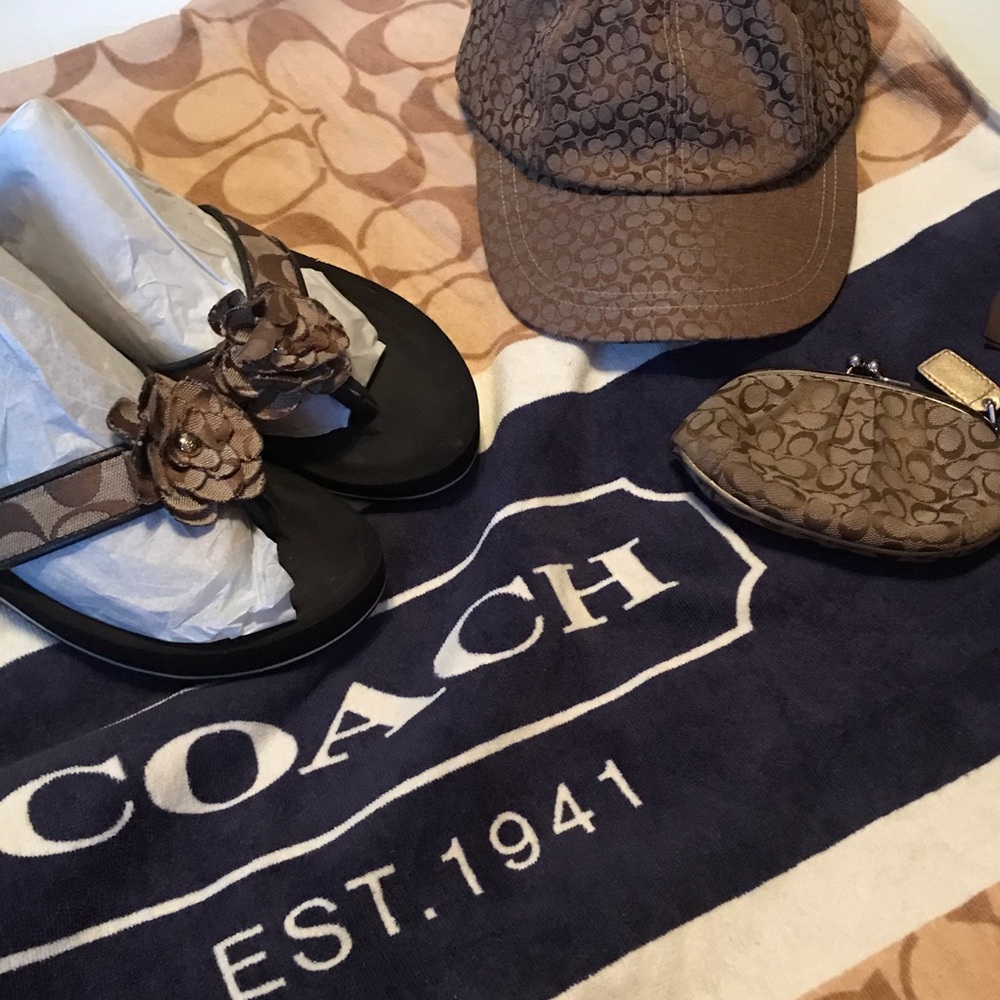 XXL beach towel cap flip flops change purse